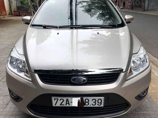 Bán Ford Focus 1.8 AT đời 2011, màu hồng phấn còn mới, giá 315tr0