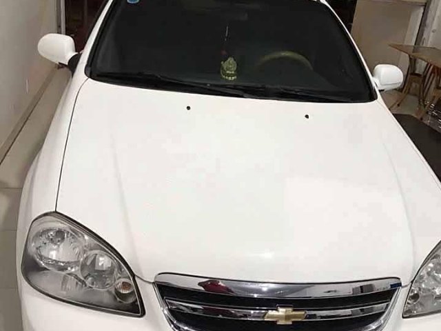 Cần bán xe Chevrolet Lacetti sản xuất 2013, màu trắng