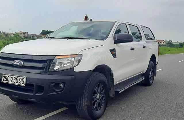 Cần bán Ford Ranger năm sản xuất 2012, màu trắng, xe nhập  