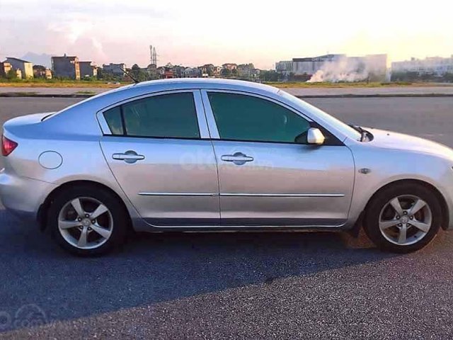 Cần bán Mazda 3 2004, màu bạc, nhập khẩu nguyên chiếc còn mới0