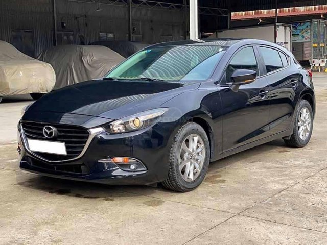 Bán ô tô Mazda 3 1.5AT năm 2017, màu đen còn mới, giá 578tr0