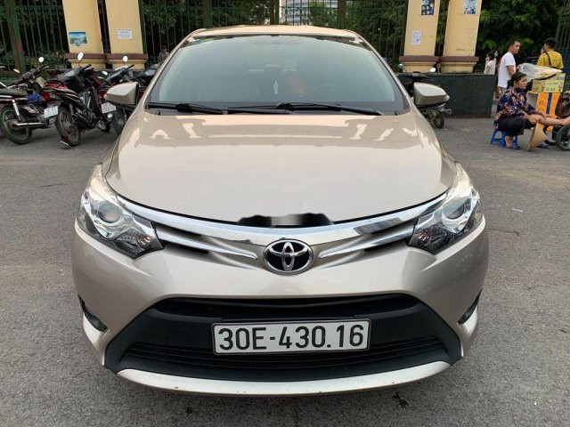 Cần bán lại xe Toyota Vios 1.5G sản xuất 2017, màu vàng cát còn mới