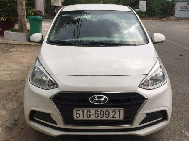 Bán ô tô Hyundai Grand i10 năm 2018, màu trắng còn mới0