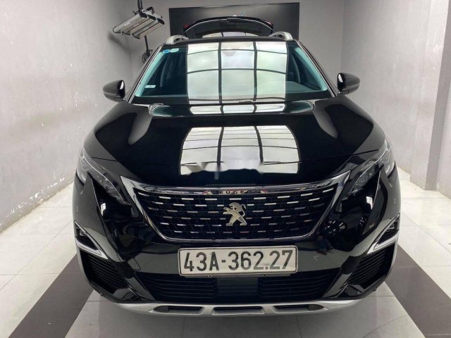 Cần bán xe Peugeot 3008 đời 2018, màu đen xe gia đình