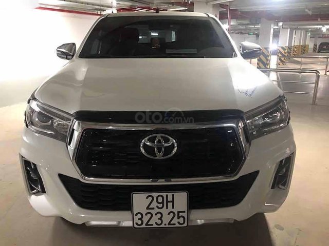 Bán Toyota Hilux đời 2019, màu trắng, xe nhập