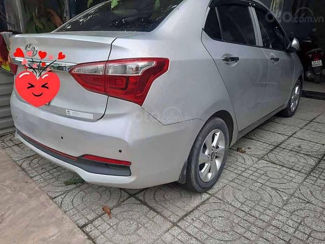 Cần bán lại xe Hyundai Grand i10 sản xuất 2018, màu bạc còn mới 