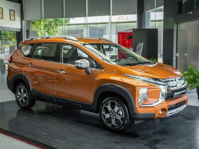 Mitsubishi Xpander Cross giá T12 giảm bất ngờ, cùng vô vàn khuyến mại phụ kiện0