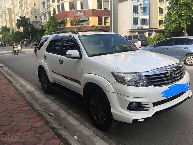 Cần bán Toyota Fortuner TRD sportivo 2016, màu trắng còn mới0