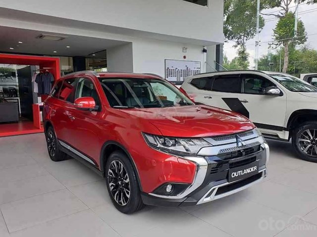 Bán ô tô Mitsubishi Outlander 2.0 CVT Premium sản xuất năm 2020, màu đỏ, giá tốt0