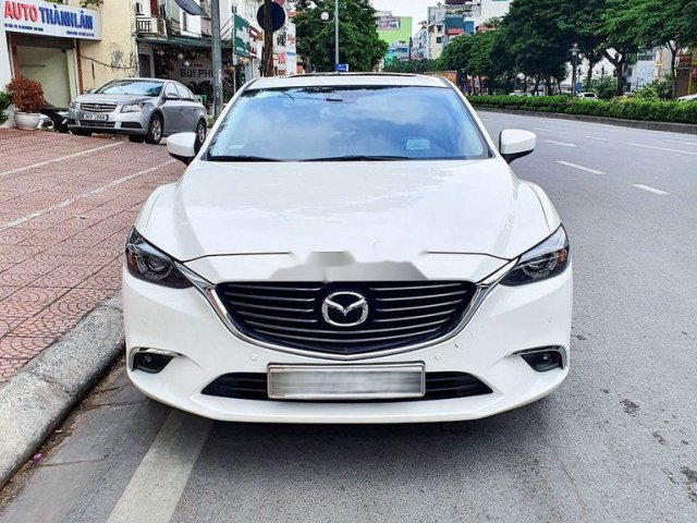 Bán ô tô Mazda 6 2.0L Premium sản xuất năm 2019, màu trắng, giá tốt