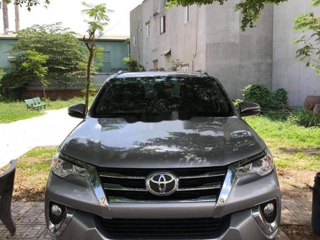 Cần bán Toyota Fortuner sản xuất năm 2019, màu bạc giá cạnh tranh