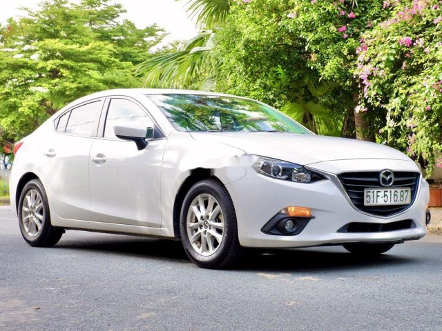 Cần bán xe Mazda 3 đời 2015, màu trắng, 489tr