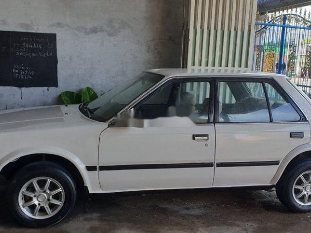 Bán Nissan Bluebird sản xuất 1984, màu trắng, nhập khẩu nguyên chiếc0