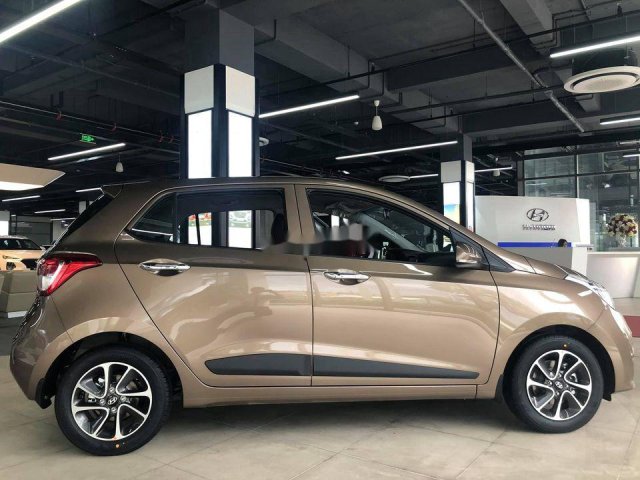 Bán Hyundai Grand i10 đời 2020, màu nâu, 325 triệu0