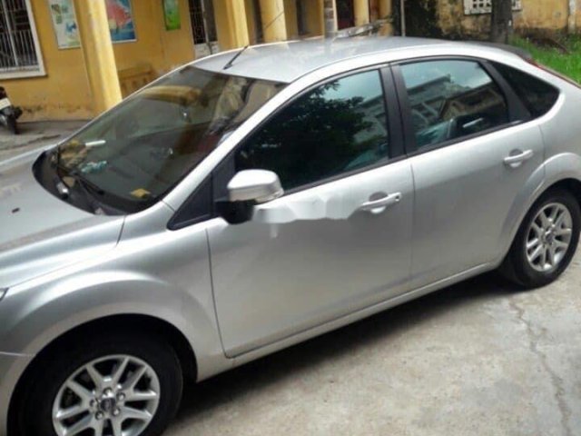 Cần bán Ford Focus năm sản xuất 2010, màu bạc, 285 triệu