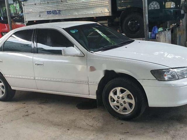 Bán Toyota Camry sản xuất năm 1998, màu trắng