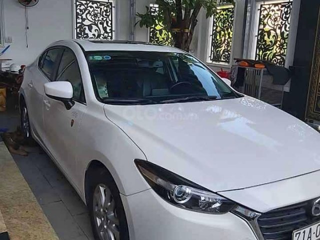 Bán xe Mazda 3 năm 2018, màu trắng0