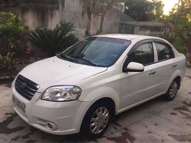 Cần bán xe Daewoo Gentra sản xuất 2009, màu trắng còn mới