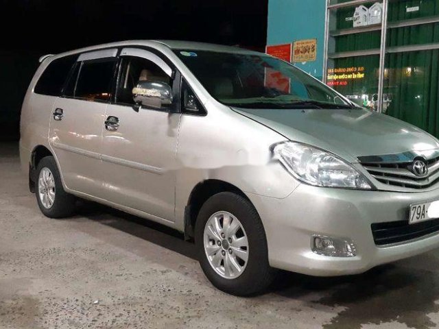 Bán Toyota Innova năm sản xuất 2010, màu bạc, 260tr