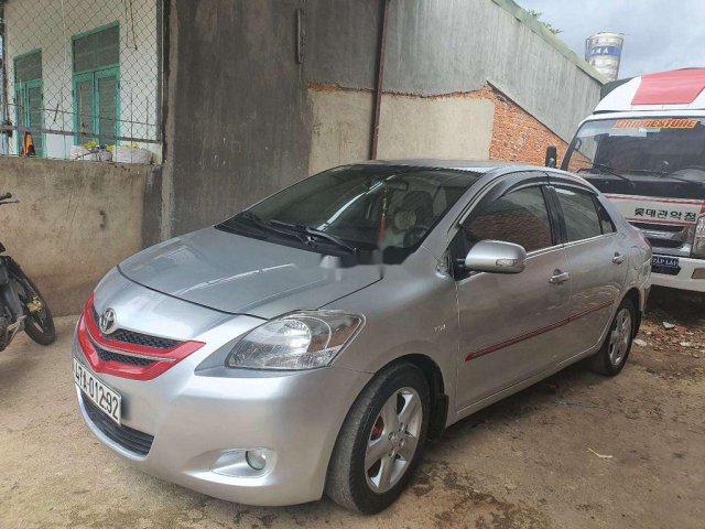 Cần bán lại xe Toyota Vios sản xuất năm 2009, màu bạc, xe gia đình0