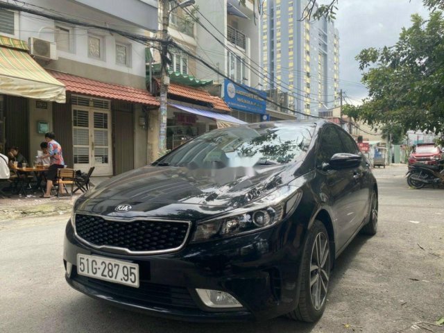 Cần bán lại xe Kia Cerato năm sản xuất 2017, màu đen, giá 540tr0