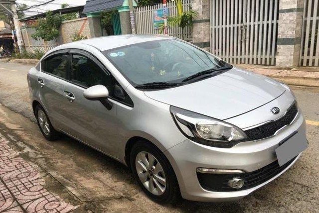 Hình ảnh chi tiết Kia Rio Sedan có giá bán 490 triệu đồng tại Việt Nam
