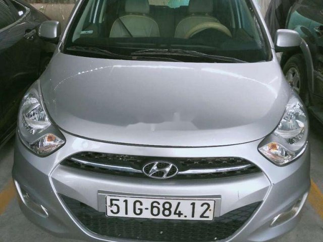 Cần bán xe Hyundai Grand i10 đời 2012, màu bạc, nhập khẩu nguyên chiếc 