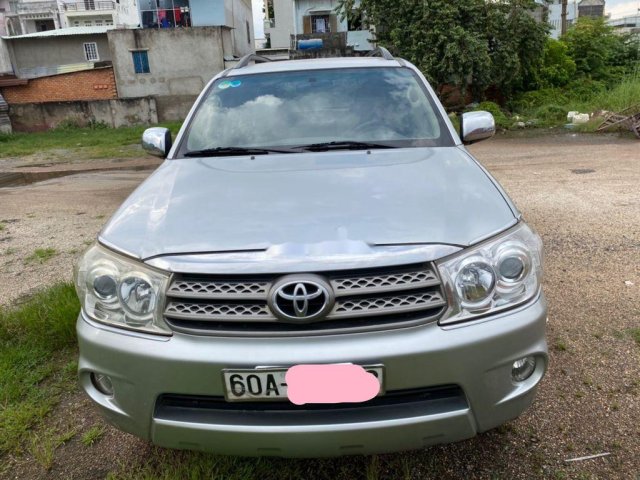 Cần bán lại xe Toyota Fortuner đời 2009, màu bạc, xe gia đình, 365tr0