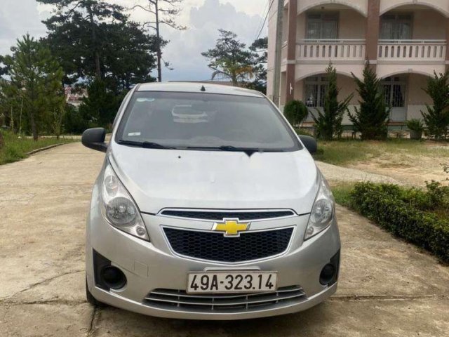 Cần bán xe Chevrolet Spark 2013, màu bạc còn mới0