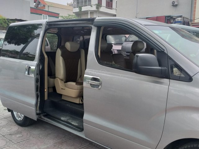 Cần bán Hyundai Starex, giá 565tr, xe chạy êm