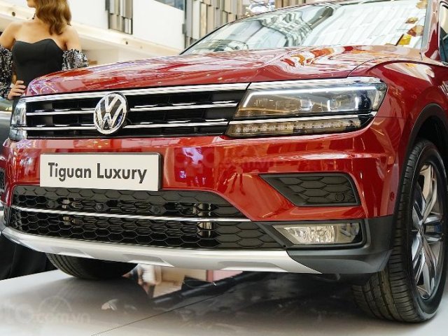 Tiguan Luxury khuyến mãi trước bạ cực khủng+ Quà tặng & phụ kiện chính hãng đặc biệt, vay NH 90%, số lượng có hạn0