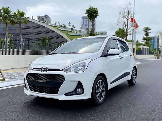 Xe Kia Cerato sản xuất năm 2019, màu trắng còn mới0