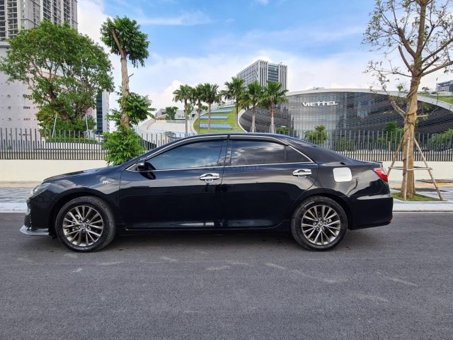 Toyota Camry 2.5Q 2018, màu đen