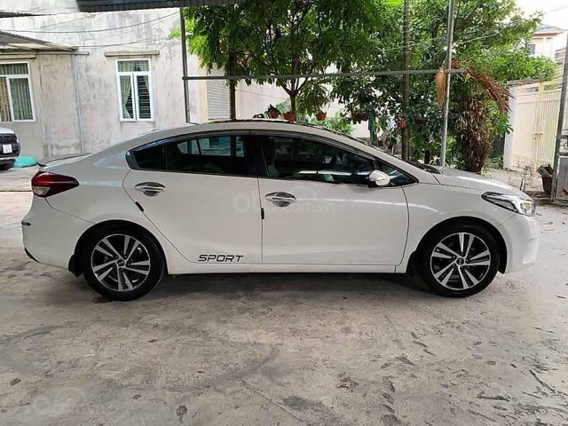 Bán xe Kia Cerato sản xuất năm 2017, màu trắng0