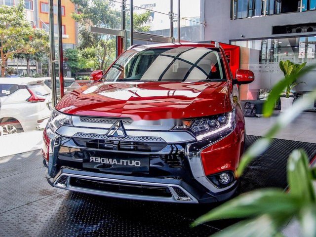 Mitsubishi Cần Thơ cần bán Mitsubishi Outlander năm sản xuất 2020, màu đỏ, giá 825tr0