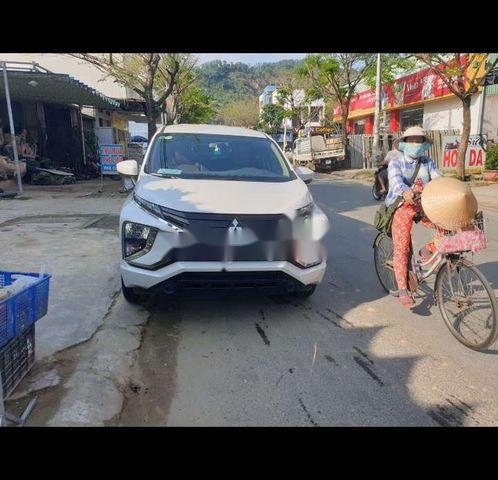 Bán Mitsubishi Xpander sản xuất năm 2019, màu trắng, nhập khẩu  0