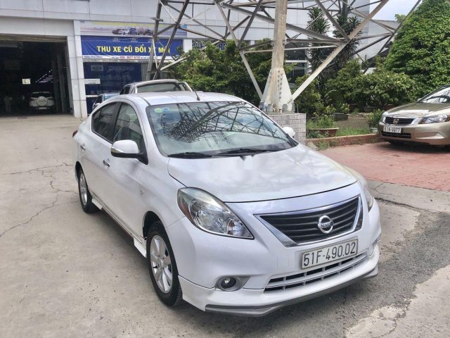 Bán Nissan Sunny đời 2017, màu bạc, nhập khẩu số tự động, bản full