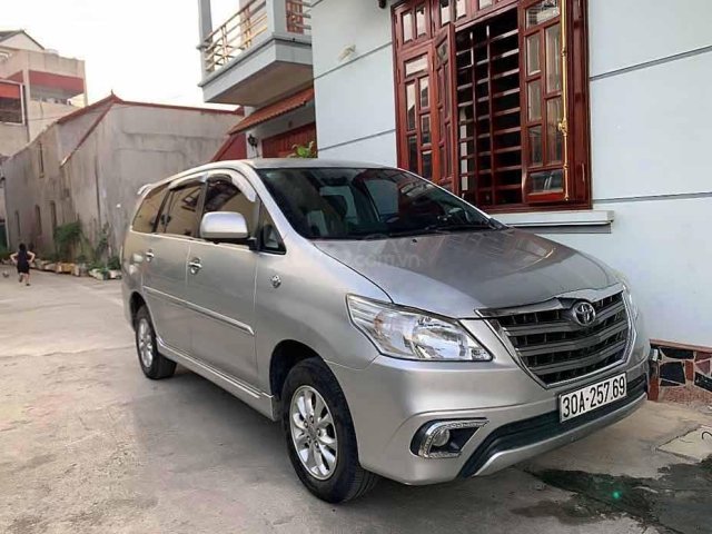 Bán ô tô Toyota Innova G đời 2014, màu bạc xe gia đình