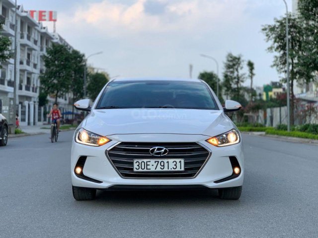 Bán xe Hyundai Elantra năm 2016 1.6 AT, màu trắng