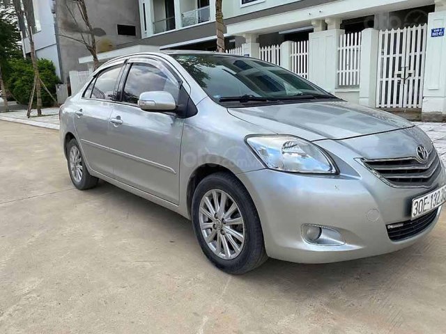 Cần bán gấp Toyota Vios G đời 2011, màu bạc 