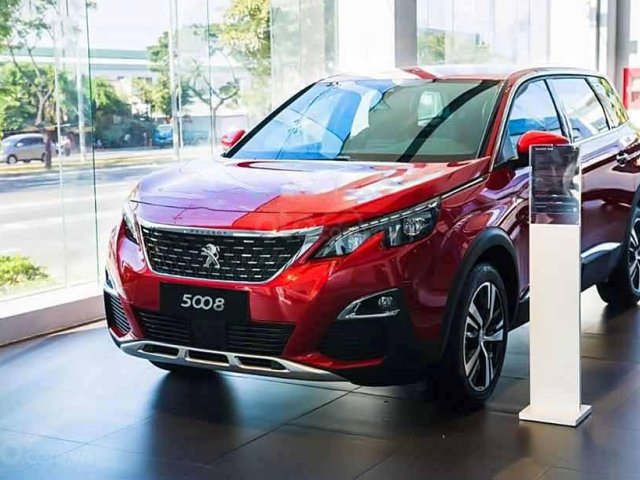 Cần bán xe Peugeot 5008 1.6 AT sản xuất 2020, màu đỏ