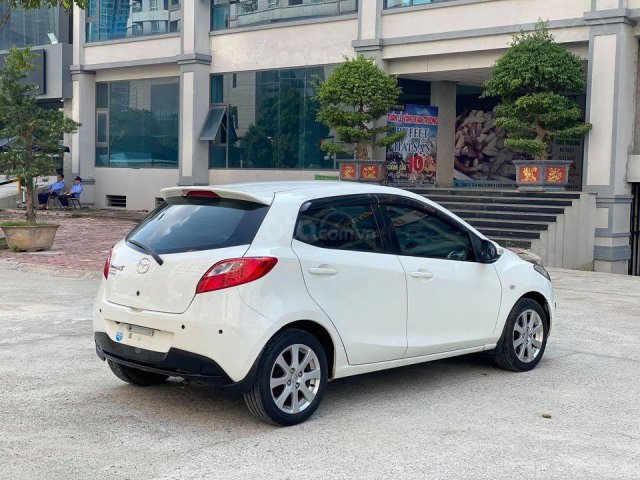 Cần bán xe Mazda 2S đời 2013, màu trắng