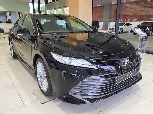 Cần bán Toyota Camry 2.0G 2020, màu đen, nhập khẩu