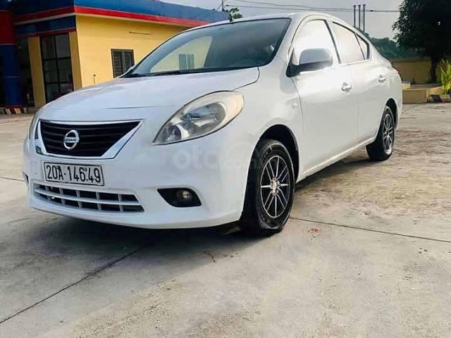 Bán Nissan Sunny sản xuất năm 2015, màu trắng số sàn, 230 triệu