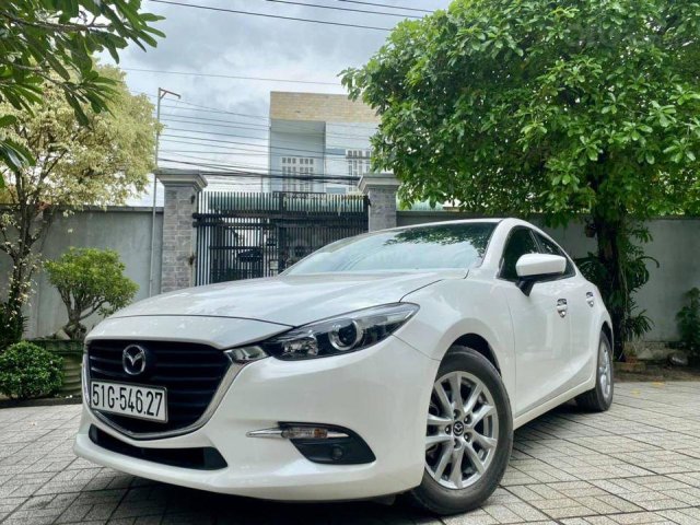 Cần bán xe Mazda 3 1.5 đời 2017, màu trắng0