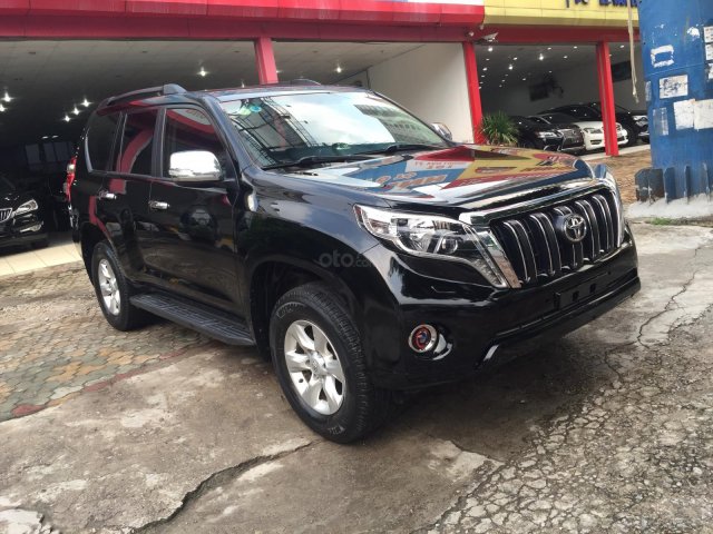 Cần bán xe Toyota Prado đời 2016, màu đen0