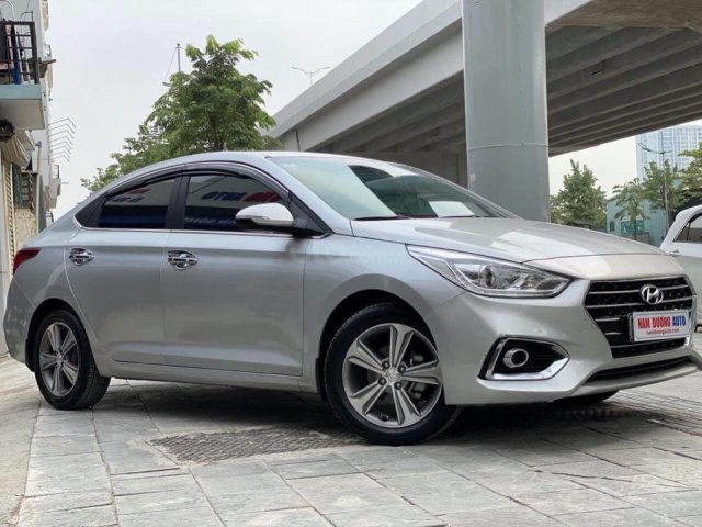 Bán nhanh chiếc Hyundai Accent 1.4 ATH bản đặc biệt màu bạc, giá ưu đãi0