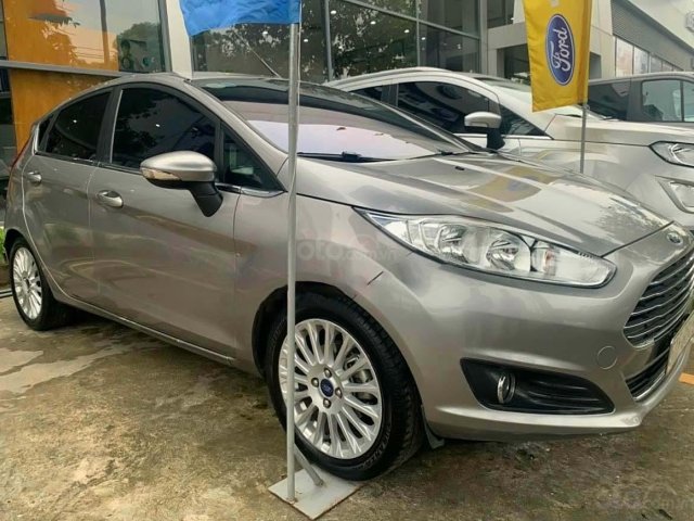 Bán Ford Fiesta năm sản xuất 2017, màu ghi xám