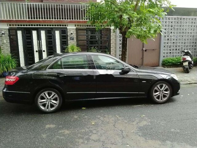 Xe Mercedes E class năm 2010 còn mới, giá tốt