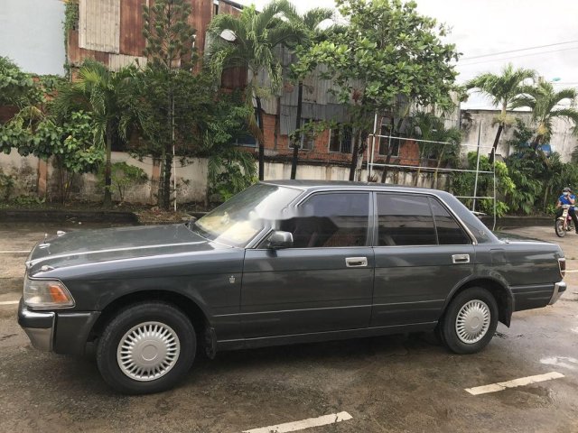 Bán Toyota Crown đời 1990, màu xám